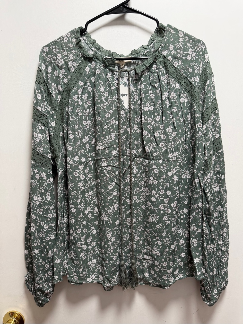 Easel Blouse Sz L Green Floral Long Sleeve Pleated Crochet Cottage-core Boho